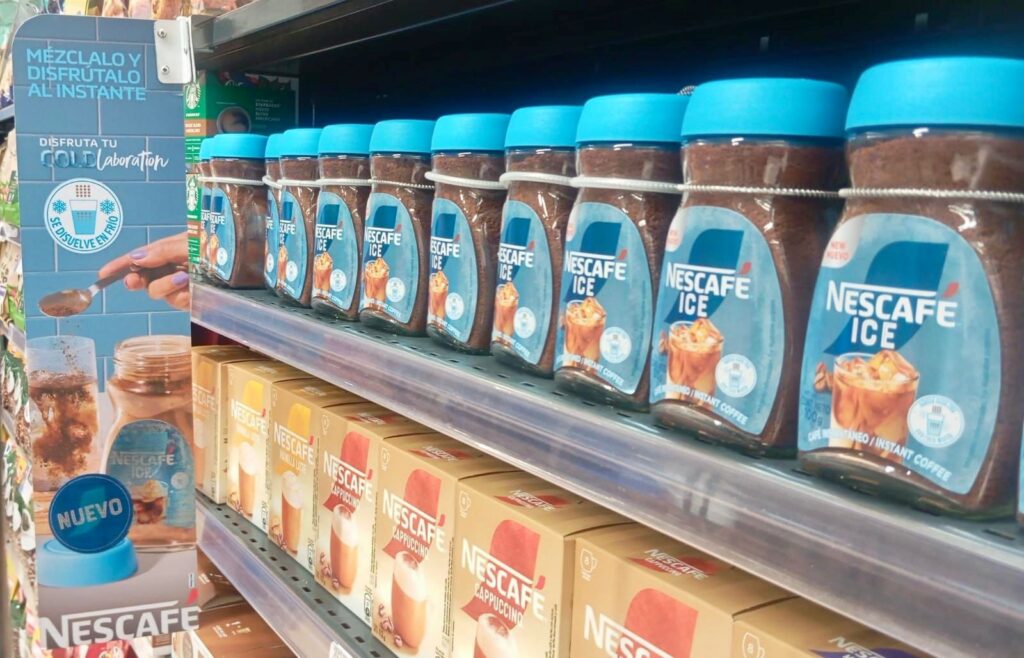 NESCAFÉ lanza el primer café soluble diseñado para disolverse en agua o leche fría