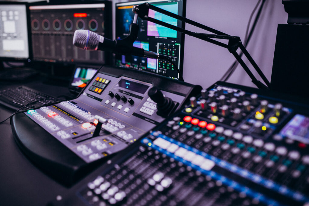 Radio y televisión en el Perú: más de 8 mil estaciones operan en el país en 2026